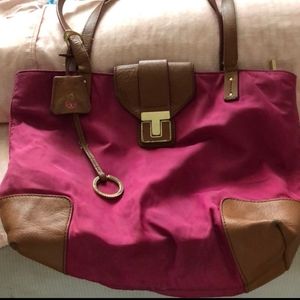 Adorable Tory Burch Bag
